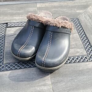 Crocs Cobbler Fuzz Clogs Size 8